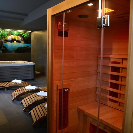 Centrum Restauracyjno-Hotelowe Florres Pawlowiczki Ngoại thất bức ảnh