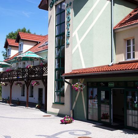 Centrum Restauracyjno-Hotelowe Florres Pawlowiczki Ngoại thất bức ảnh