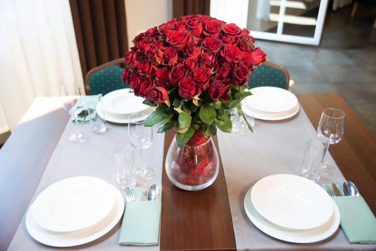 Centrum Restauracyjno-Hotelowe Florres Pawlowiczki Ngoại thất bức ảnh