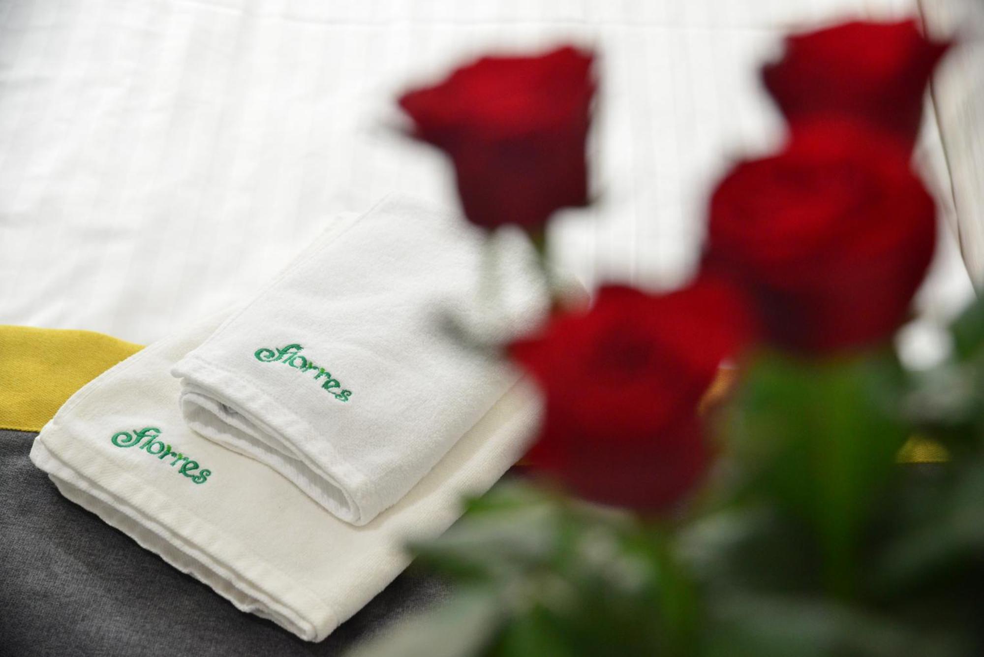 Centrum Restauracyjno-Hotelowe Florres Pawlowiczki Ngoại thất bức ảnh
